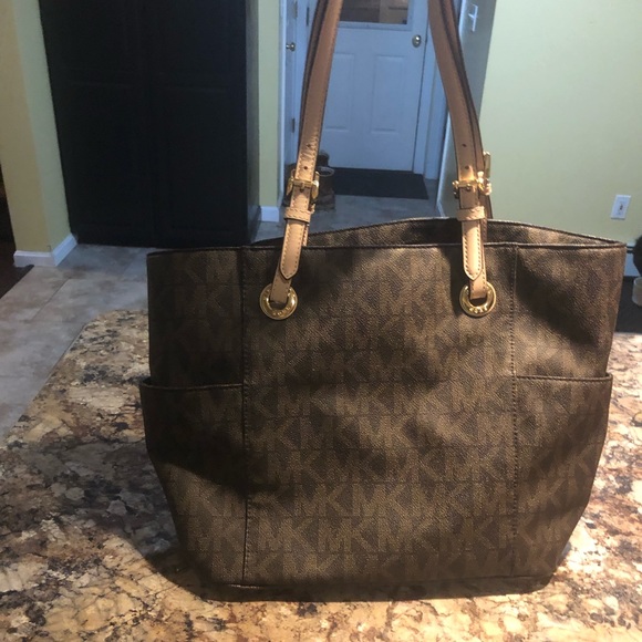 Michael Kors Handbags - MK Bag